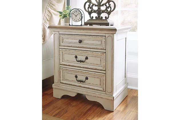 Realyn 3 Drawer Nightstand | Ashley