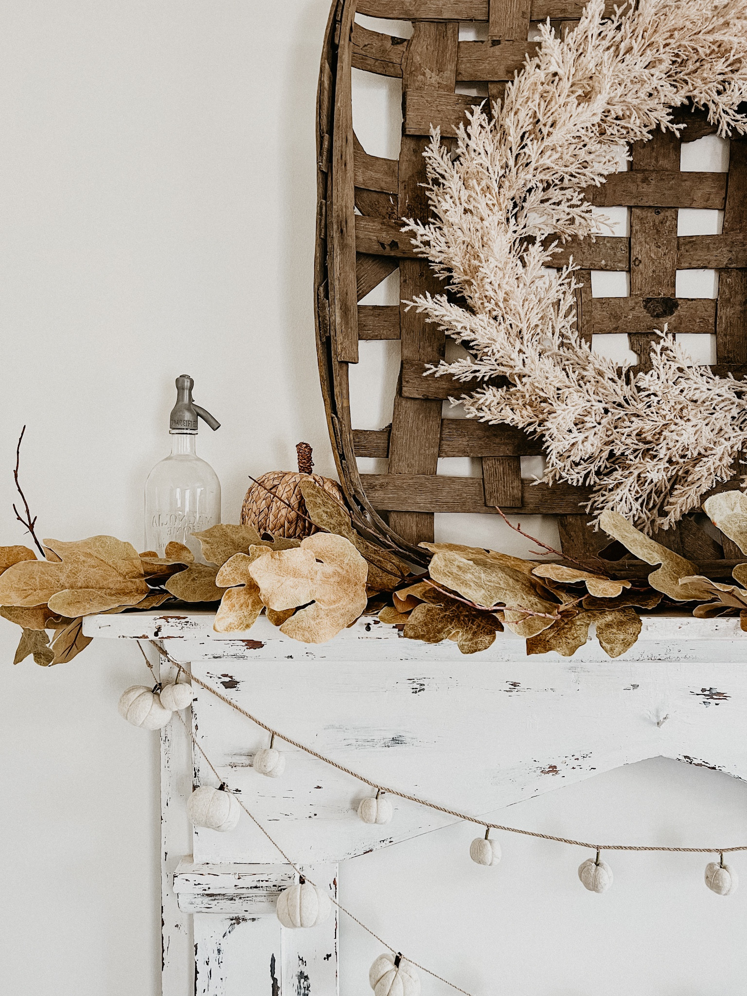 my fall mantle🍂
.
.
.
.

#LTKhome #LTKsalealert #LTKSeasonal