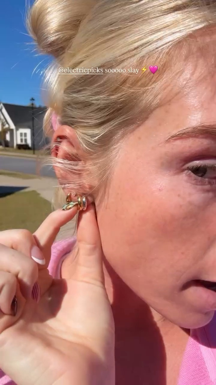 @electricpicks sooooo slay⚡️🩷

#LTKHalloween #LTKFindsUnder100 #LTKU