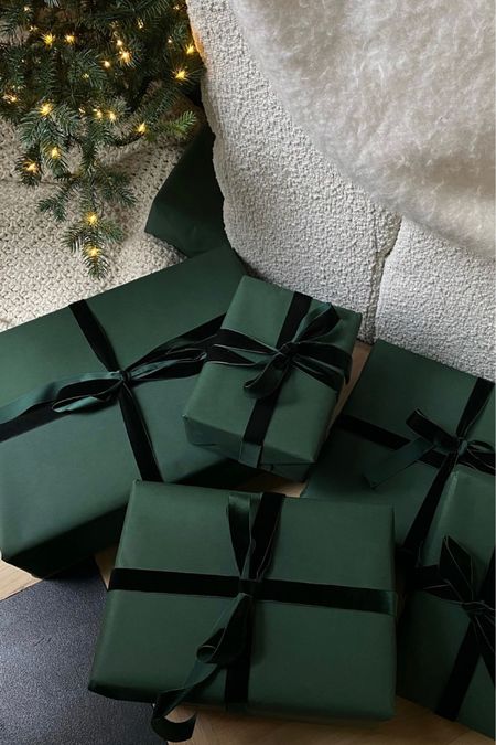 Christmas gift, Christmas wrapping, Christmas tree, Christmas 2023, gift guide 

#LTKGiftGuide #LTKHoliday #LTKSeasonal
