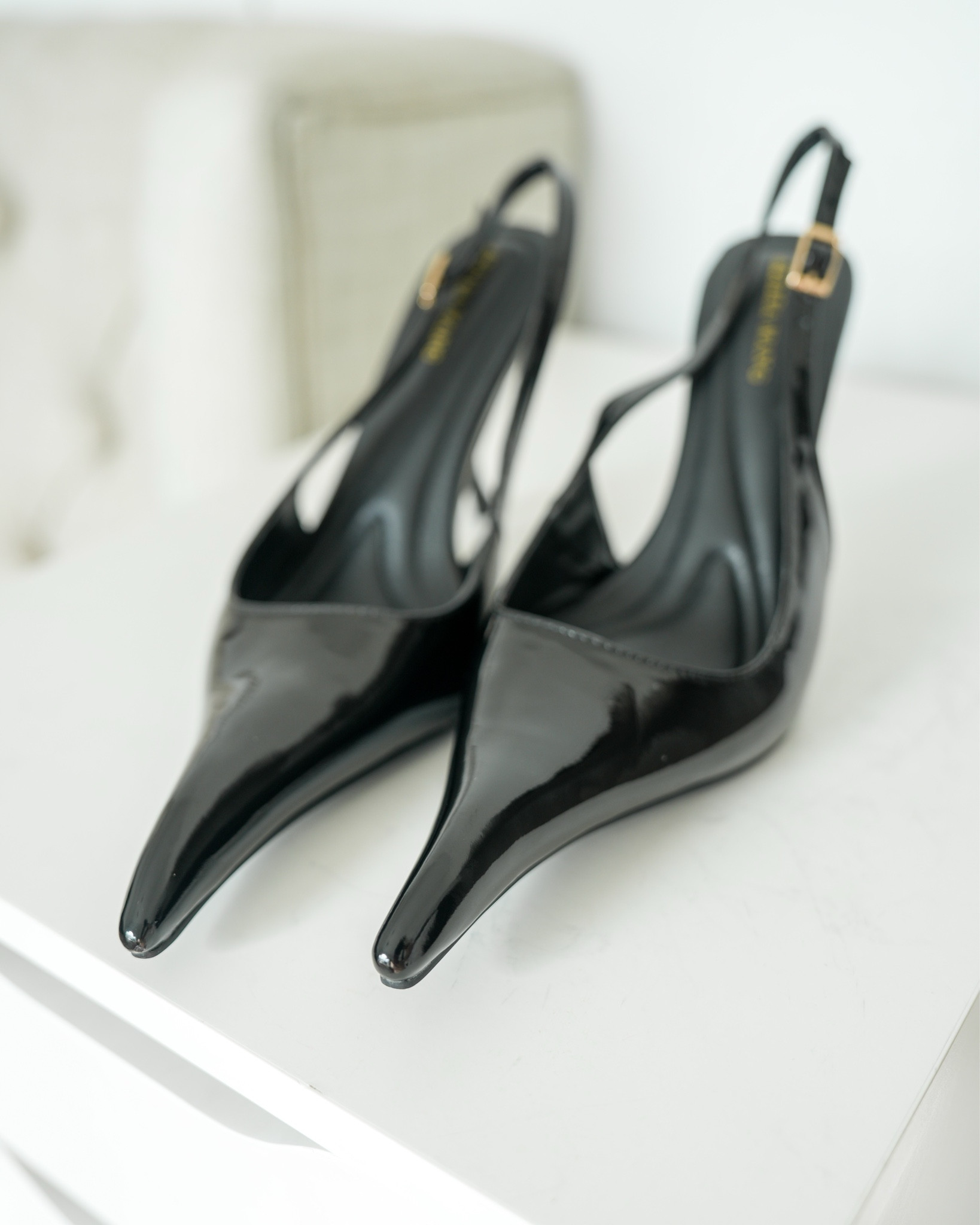 Love a good dupe! Don’t you? A fraction of the cost of the Saint Laurent Apoline Slingback pumps. 