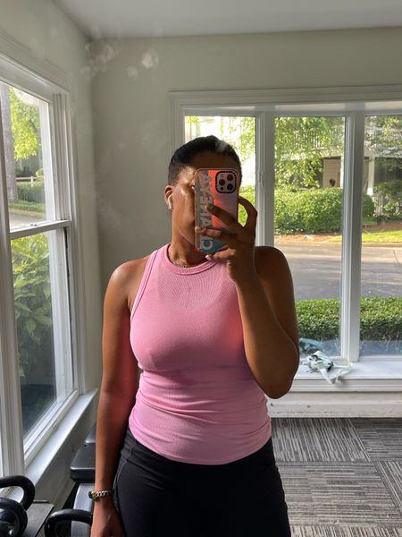 Holding myself accountable to the gym, one sweaty selfie at a time. 💕

Wearing the best $8 tank from @Target. I own it in eight colors. 

||  #ltkfitness #targetlover #targethaul #targetgems #fitnesslover #sydneycummings #atlantafitness 