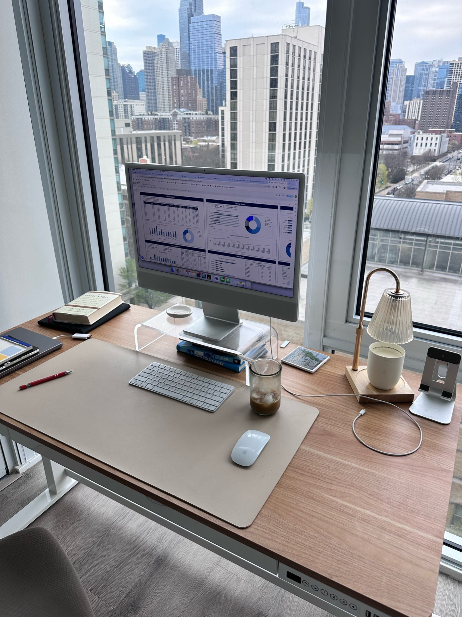 A workspace that actually makes me excited to sit down and work functional and feel-good! #WFH #WorkSpace #DeskSetUp #Desk #WorkSetUp #BreakYourBudget

#LTKHome