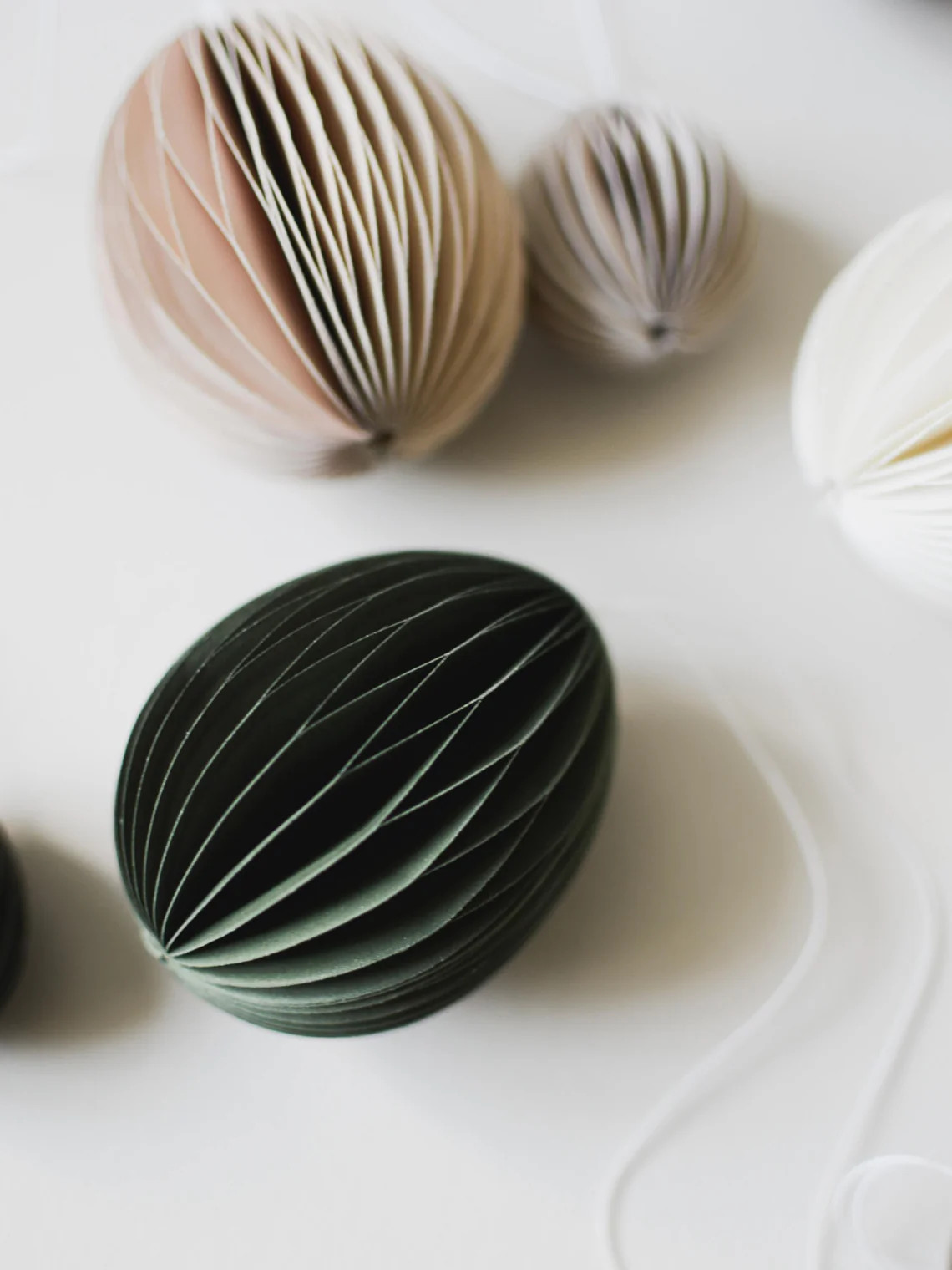 Handgemachte Oster-Deko-Anhänger Ovoid, 4 Stück, Ø 7 cm | Westwing EU