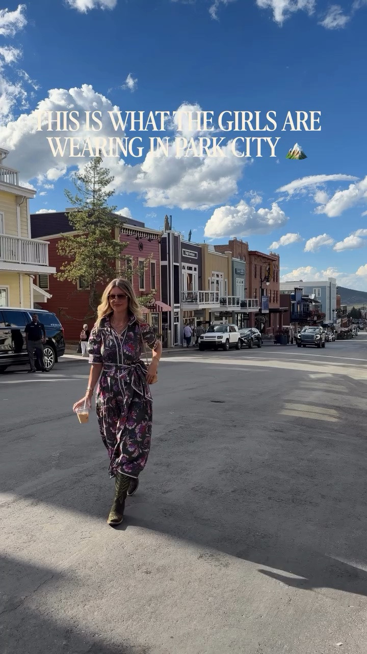 What the cool girlies are wearing in Park City, Utah 🏔️🍂🍁 ready for fall temps and outfits! #falloutfits #fallstyle #parkcity #utah @shop_avara