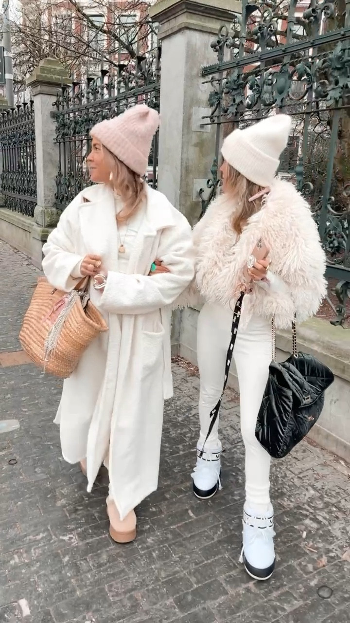 Two piece sets PrettyLittleThing ☁️☁️

Linked below. Two piece sets, winter sets, faux fur, oversized, streetwear, skiwear, ski outfits, moonboots 

#LTKGiftGuide #LTKMostLoved #LTKfindsunder100