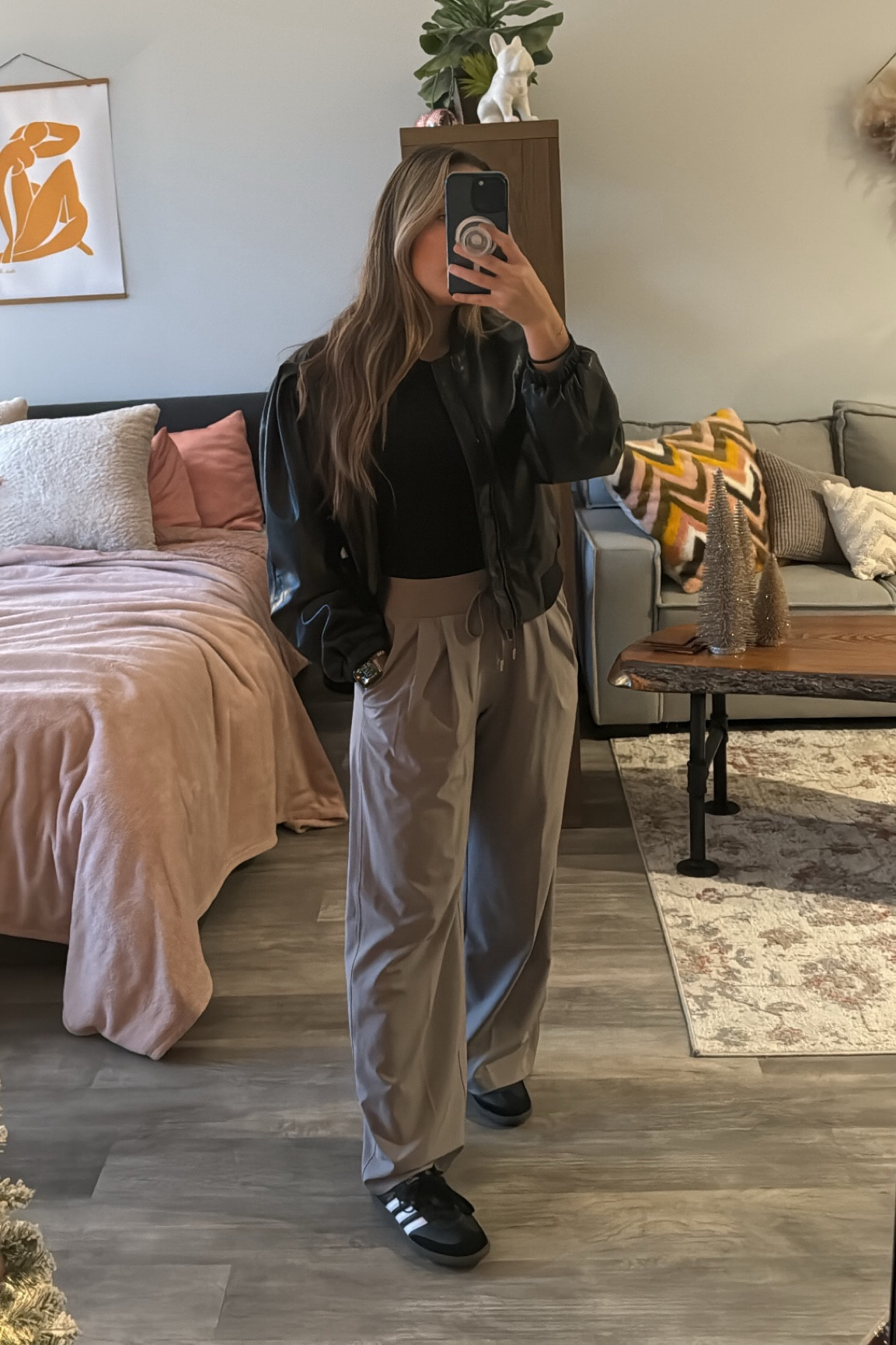 Work fit
Jacket - s
Top - s
Pants - m
Sneakers - M5.5 (I’m a W7)

#LTKSeasonal #LTKCyberWeek