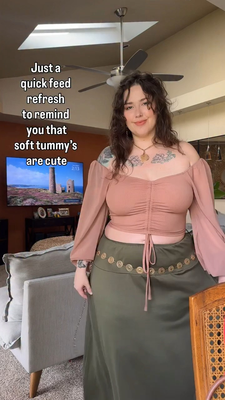 Comment CUTE for outfit details 
Size 16/ 5’6 

#midsizecollective #plussizefashionph #softbody #loveyourbodynow #plussizestyle
