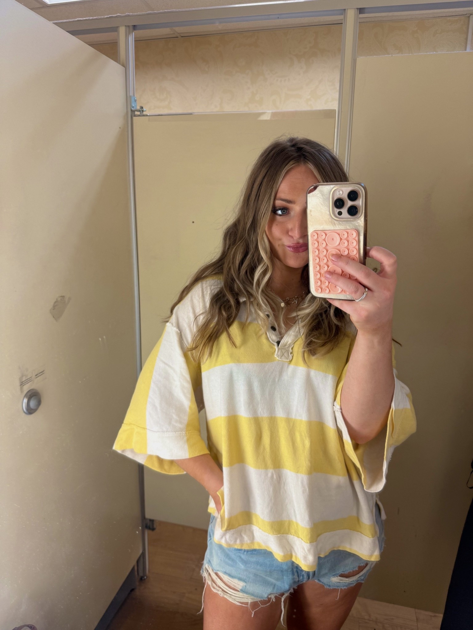 obsessed with this tee for everyday errands