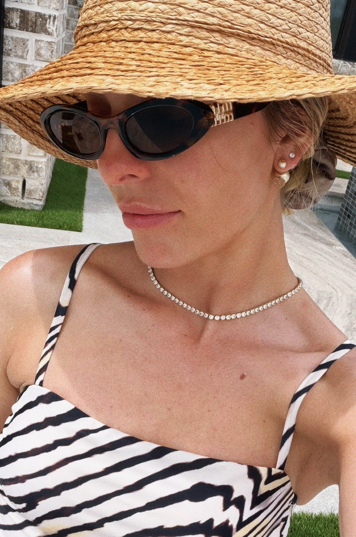 Pool day 🤎✨

#LTKgrwm #LTKSwim #LTKootd