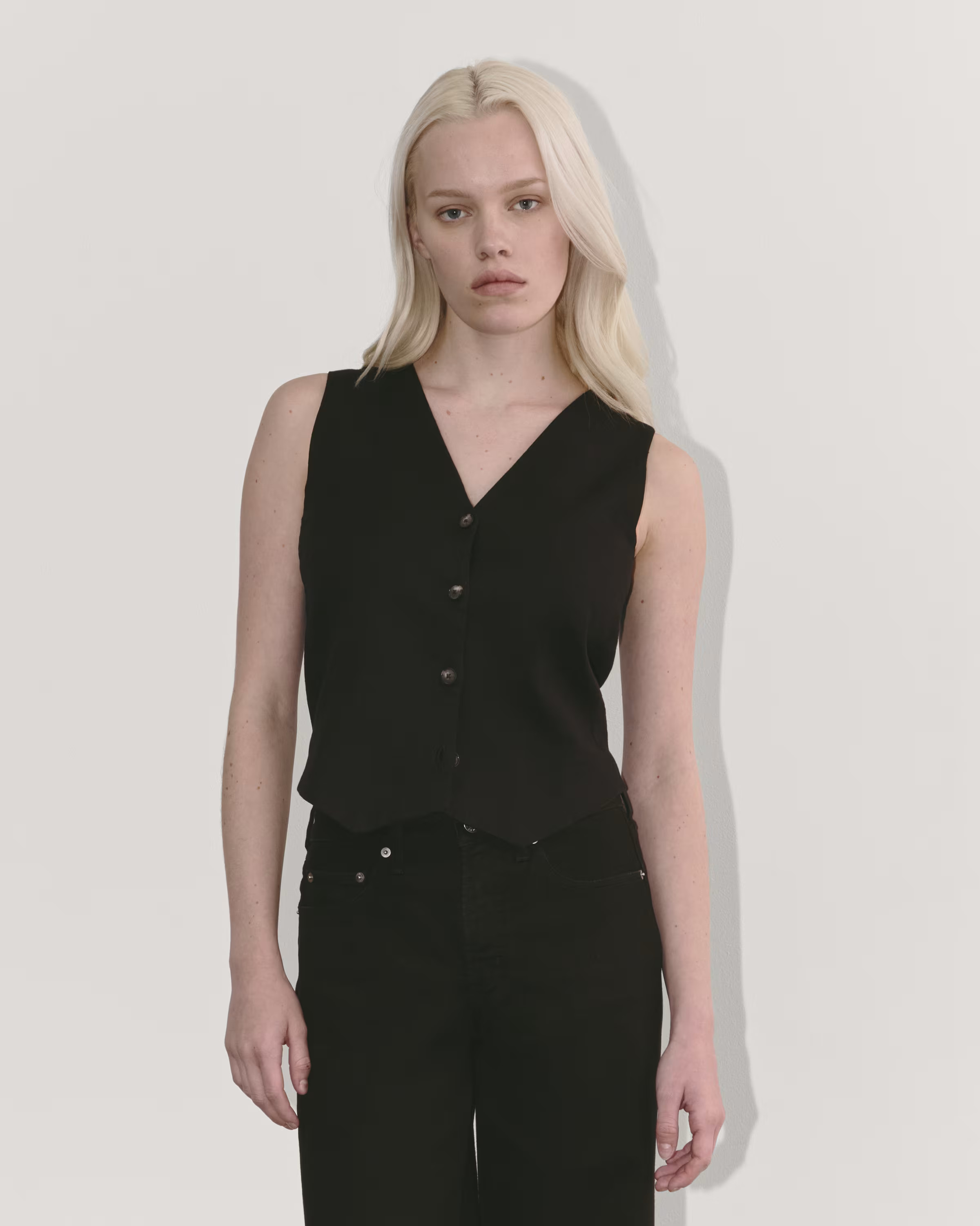 The Vest in Stretch Linen | Everlane