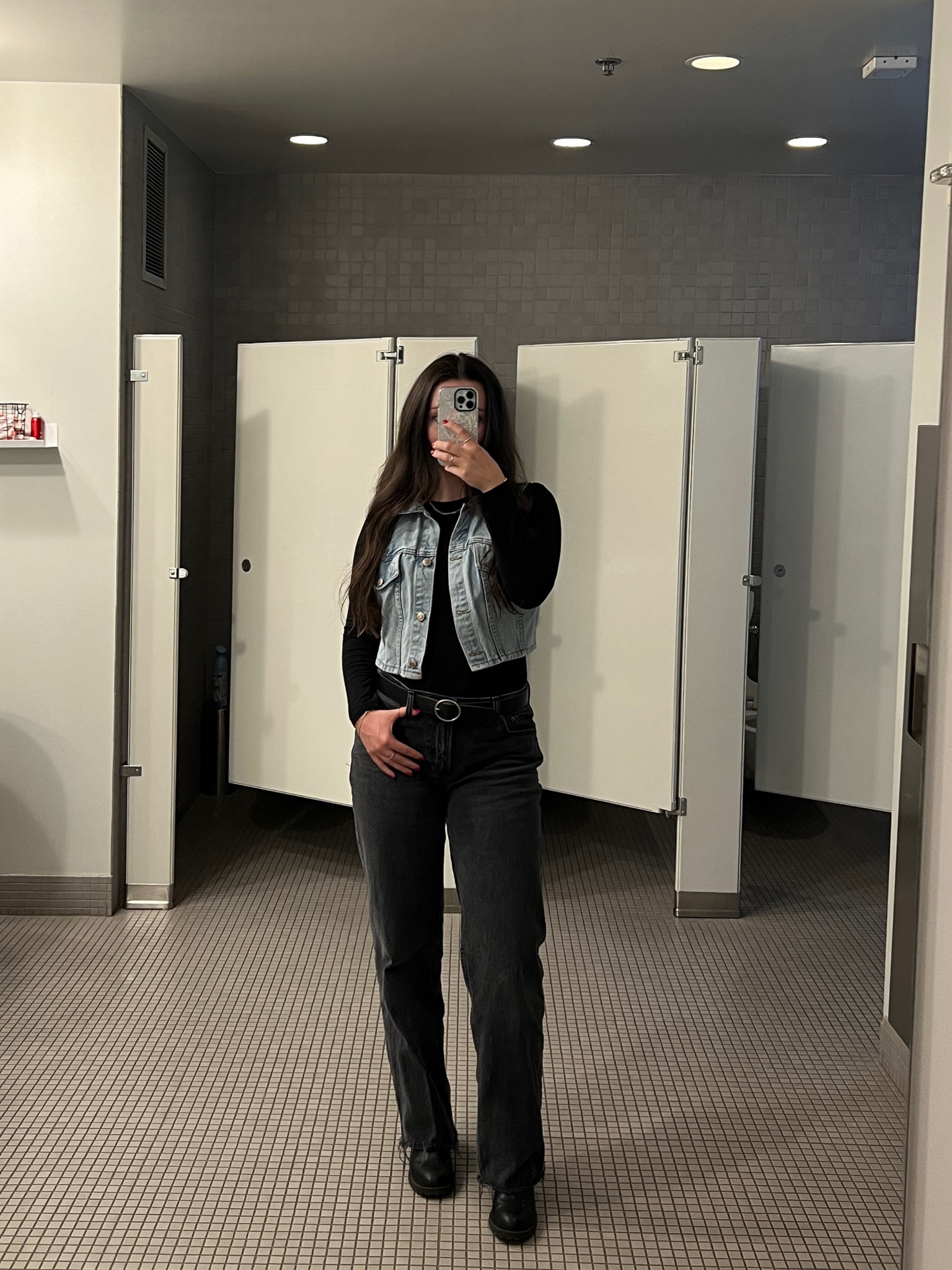 Denim vest, black low rise baggy jeans, Abercrombie & fitch, black on black, basics, closet staples, capsule wardrobe

#LTKworkwear #LTKSeasonal #LTKfindsunder50