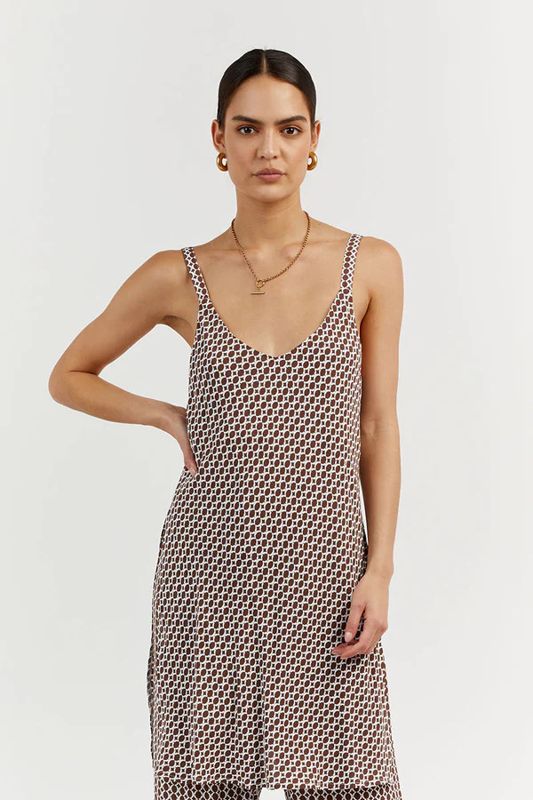 RUBY MAHOGANY CHAIN V TUNIC TOP | DISSH