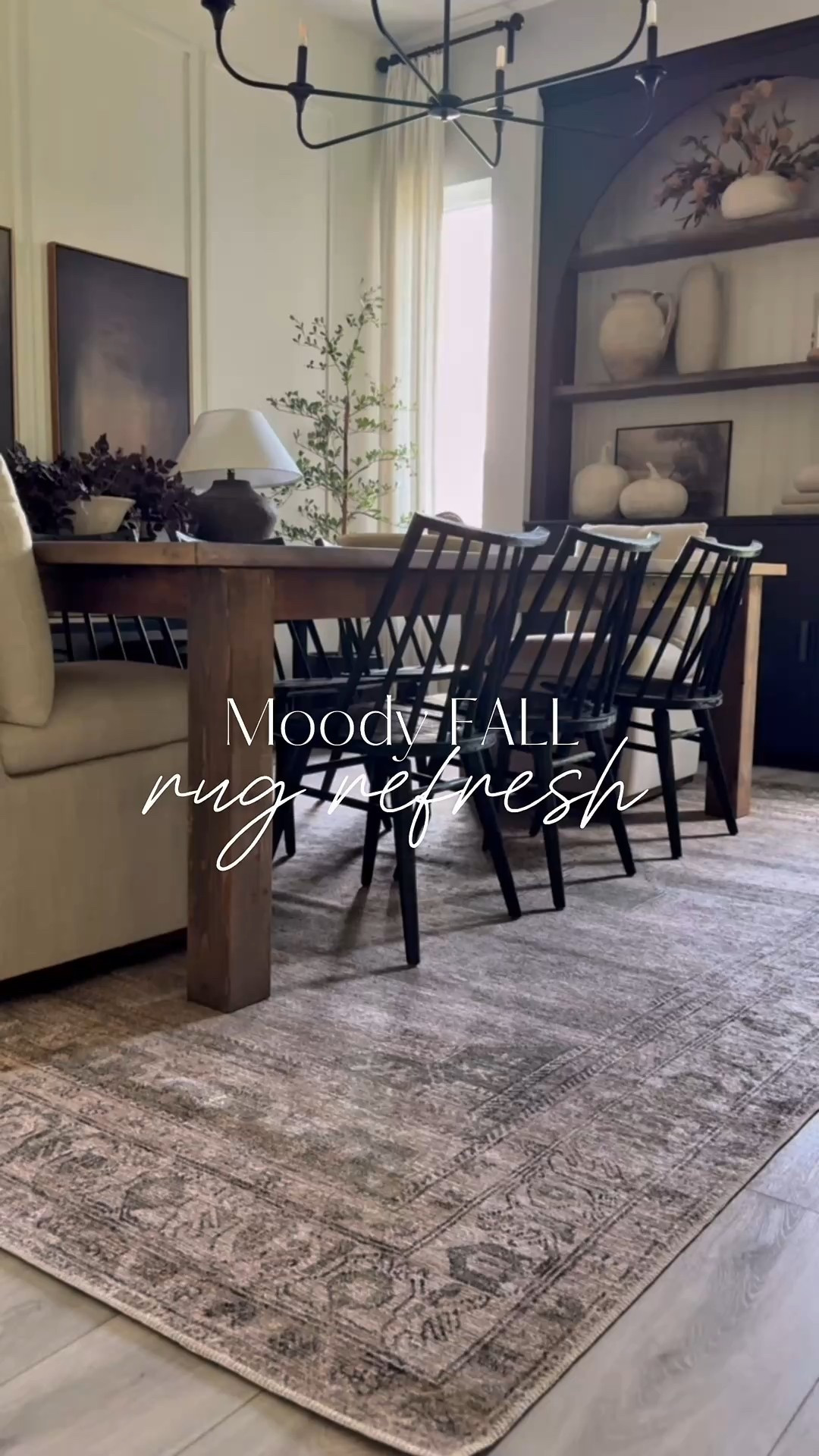 Moody rug refresh✨
Loving the warmth and moodiness of this rug! 
Amber Lewis x Loloi
Cambria CBR-03 Sand/Olive 
Jute Printed Area Rug
Size is 8’6 x 11’6

#dining #moodyhome