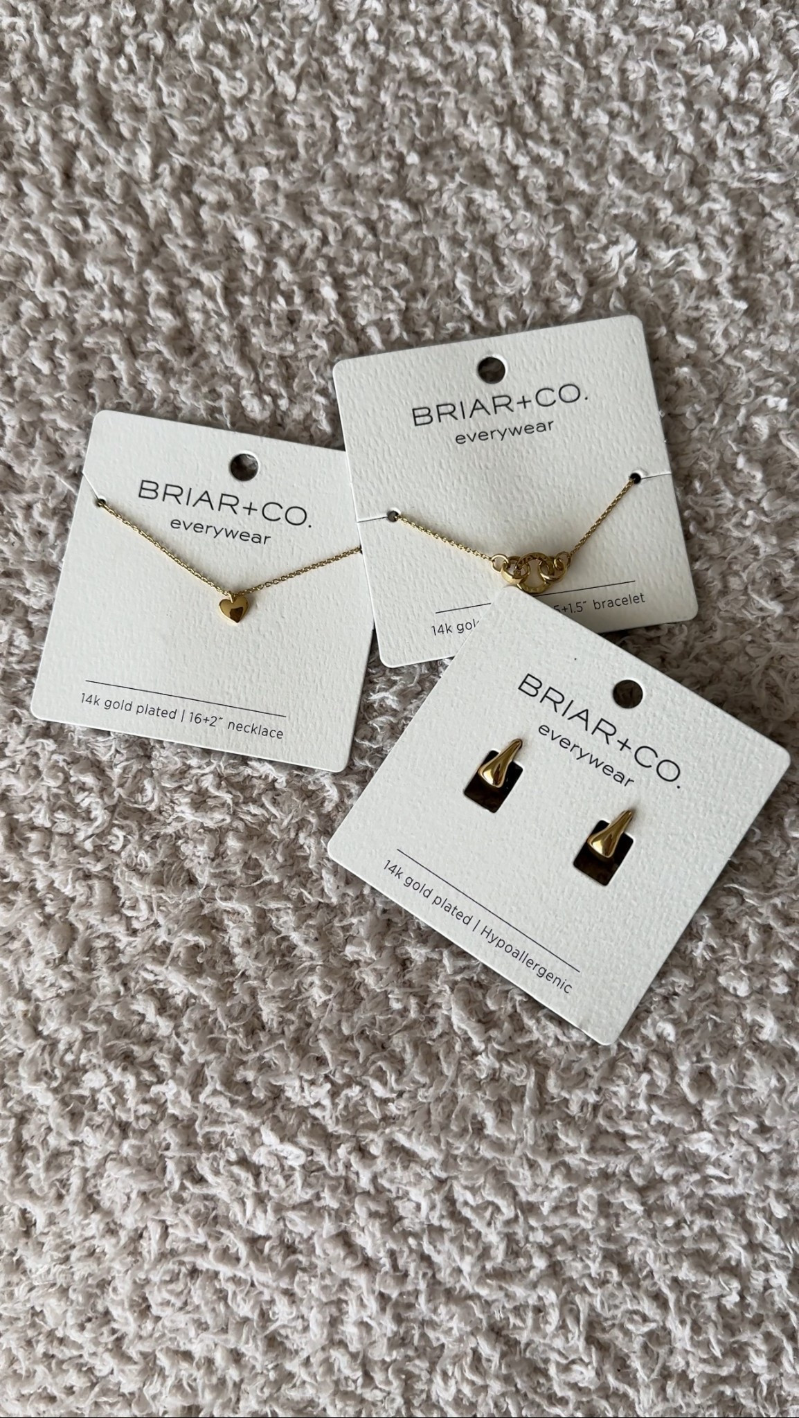 Non tarnish water resistant jewelry! And it’s affordable 

#LTKSeasonal #LTKFindsUnder50