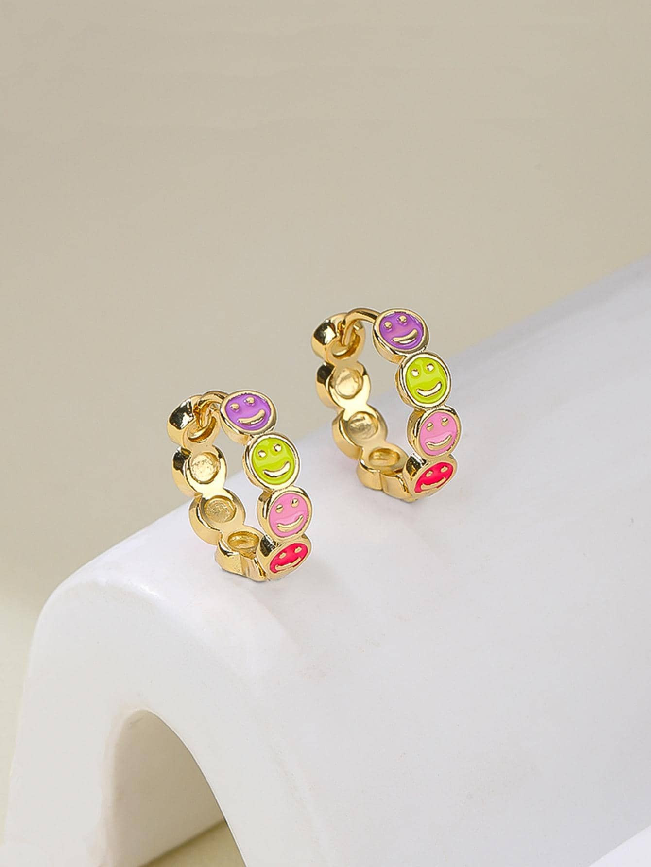 Color Block Expression Detail Hoop Earrings | SHEIN