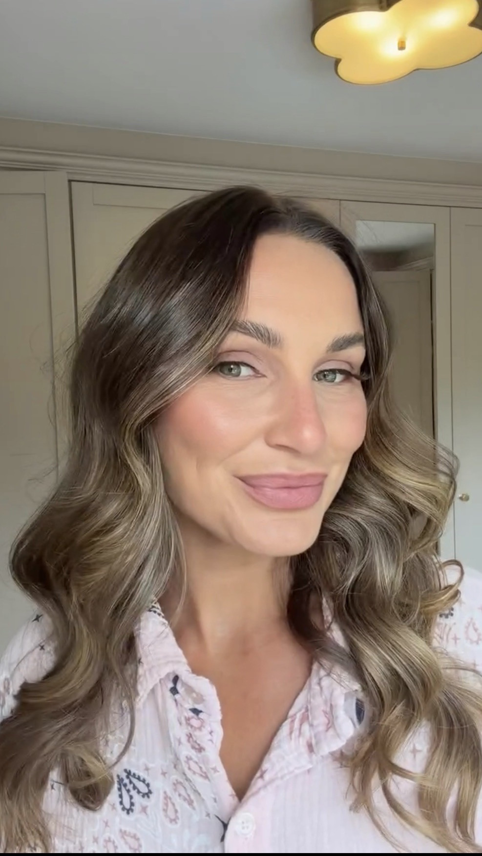 Get Ready With Me: Easy Makeup Routine 💄✨ (Part 1)

🔗Moisturiser - Ole Henriksen Strength Trainer Peptide Boost Moisturiser

🔗Primer - Delilah Secret Skin Smoothing

🔗Concealer - Hourglass Vanish 
Fawn

🔗Foundation - Hourglass Illusion 
Luminous Glow Foundation 10

🔗Foundation - Nars Light Reflecting Foundation Barcelona 

🔗Foundation Brush - BOBBI BROWN
Full Coverage Face Brush

🔗Bronzer - VIEVE 
Modern Bronzer

🔗Blush - Dior 
Rosewood 

🔗Blush Brush - BOBBI BROWN 
Blush Brush 

🔗Complexion Brush - REFY 
Complexion Brush

🔗Loose Powder - LAURA MERCIER 
Translucent Loose Setting Powder Ultra-Blur Mini

🔗Brows - ANASTASIA BEVERLY HILLS 
Brow Wiz Ash Brown 

🔗Brows - Hourglass 
Arch

🔗Liner - Peaches & Cream 
Punchline

🔗 Lipstick - Hourglass
Phantom Volumizing Glossy Balm Sense 110

🔗Eyeshadow - MORPHE
Outer space 

🔗Tatti Lashes - 
Ombre Lash Medium To Dark Chocolate

We will tag the products in both posts!

All products linked below 💫

#LTKdatenight #LTKgiftguide #LTKsummer