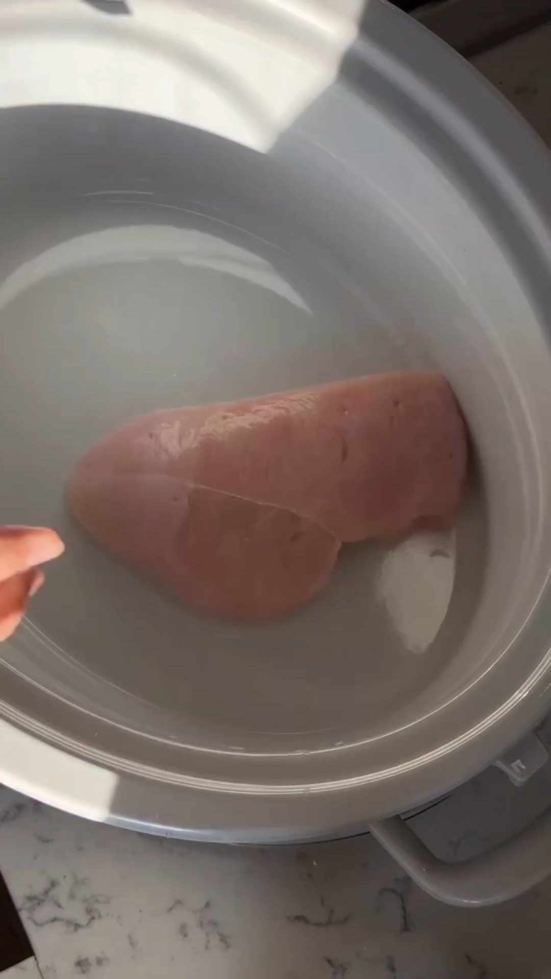 Here’s what you’ll need:

• 3–4 chicken breasts (mine are thinly sliced)
• 1 can whole kernel corn (not drained)
• 2 cans @roteltomatoes (this makes all the difference)
• 1 can black beans (drained)
• 1 cup rice (optional)
• 2 packets @hidden.valley ranch seasoning (for the best flavor)
• 2 cups broth (I use bone broth for added protein)
• 2 cups water
• 1½ blocks cream cheese (we love Philadelphia brand)

Instructions:

Add everything to your crockpot except the cream cheese.
Cook on low for 6 hours.
When done, shred the chicken, add cream cheese, stir, and cover.
Let it cook for one more hour until creamy and thick.
Comfort in a bowl.

Save this one for your next cold evening. #TheSlowSupper