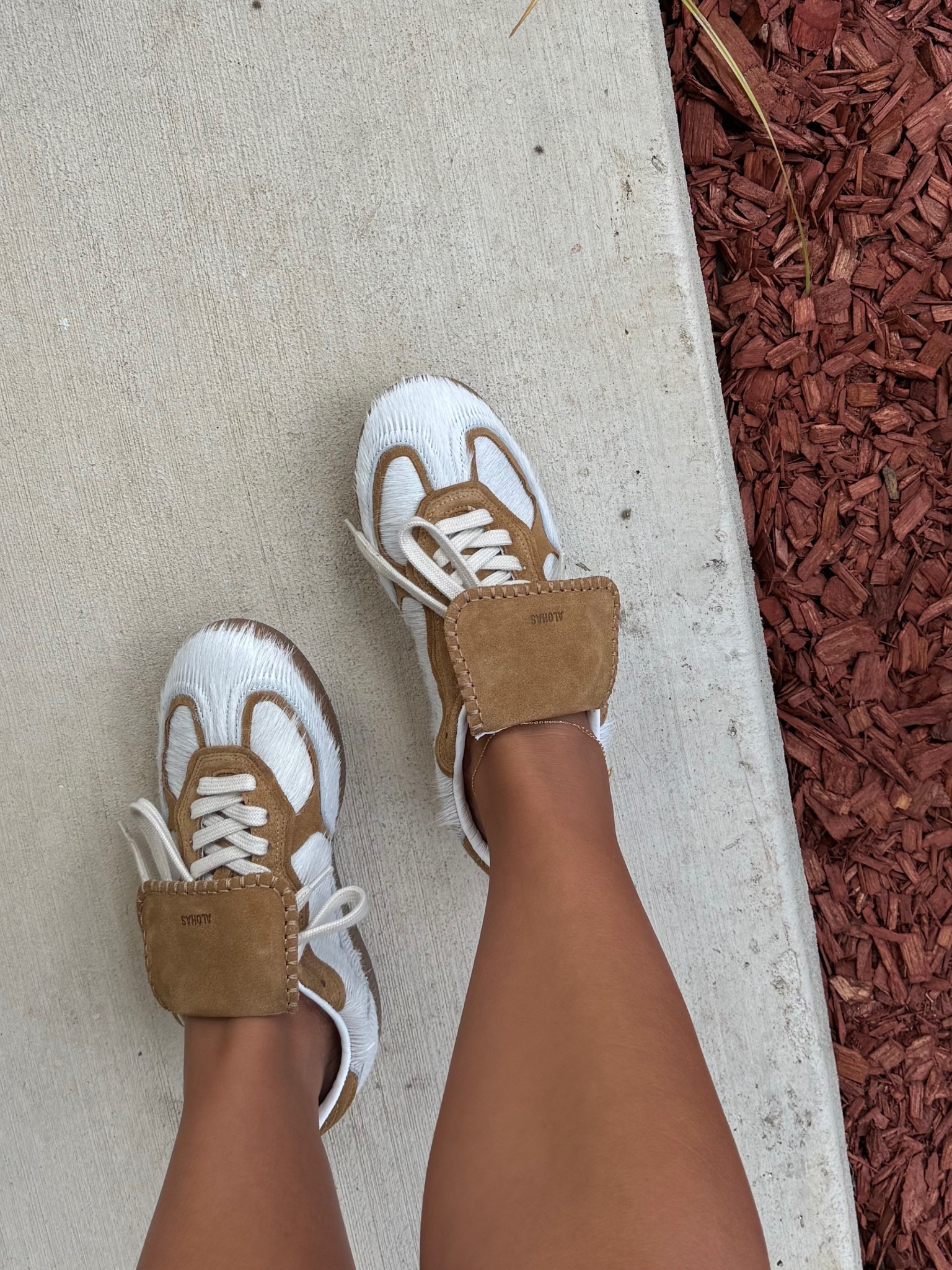 Golf mom shoes ALOHAS 

#LTKShoeCrush