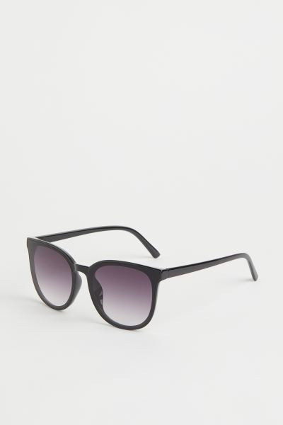 Sunglasses | H&M (UK, MY, IN, SG, PH, TW, HK)