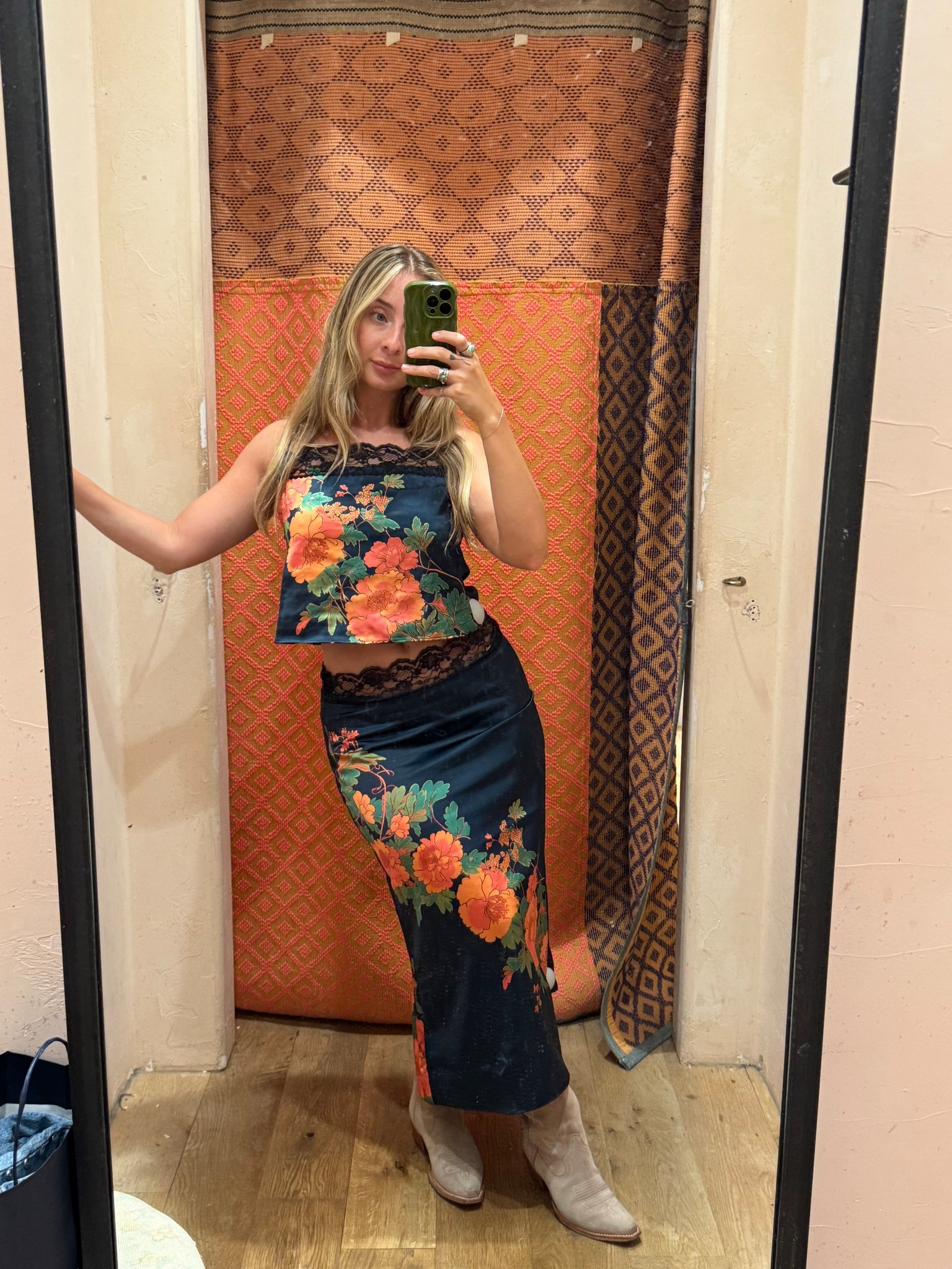 Dreamy lil free people set I feel like would be so perfect as a summer to fall transition outfit & you could wear it so many ways! 