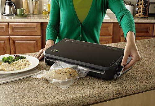 FoodSaver FM2100-000 Vacuum Sealer Machine System with Starter Bags & Rolls | Safety Certified | Amazon (US)