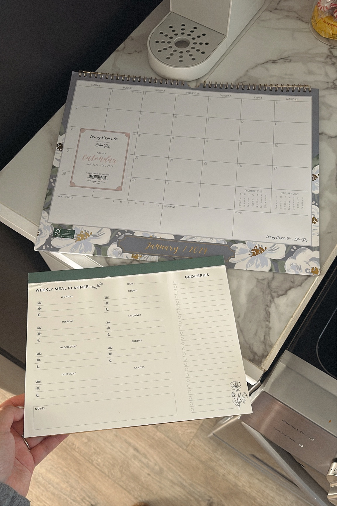 ✨ STAY ORGANIZED WITH EVENTS COMING UP ✨ 
We have used this in our home and we loved it this year 🤍 we simply put in on the fridge for easy access. 👍🏼

#LTKhome #LTKGiftGuide #LTKfindsunder100