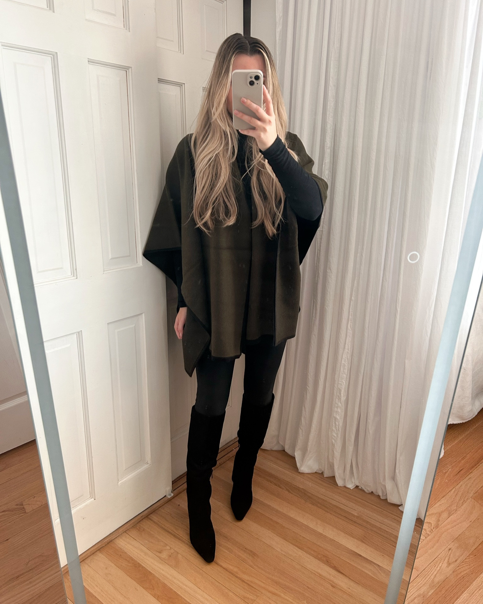 Cozy little poncho for the winter🎄

#LTKtravel #LTKworkwear #LTKfindsunder100