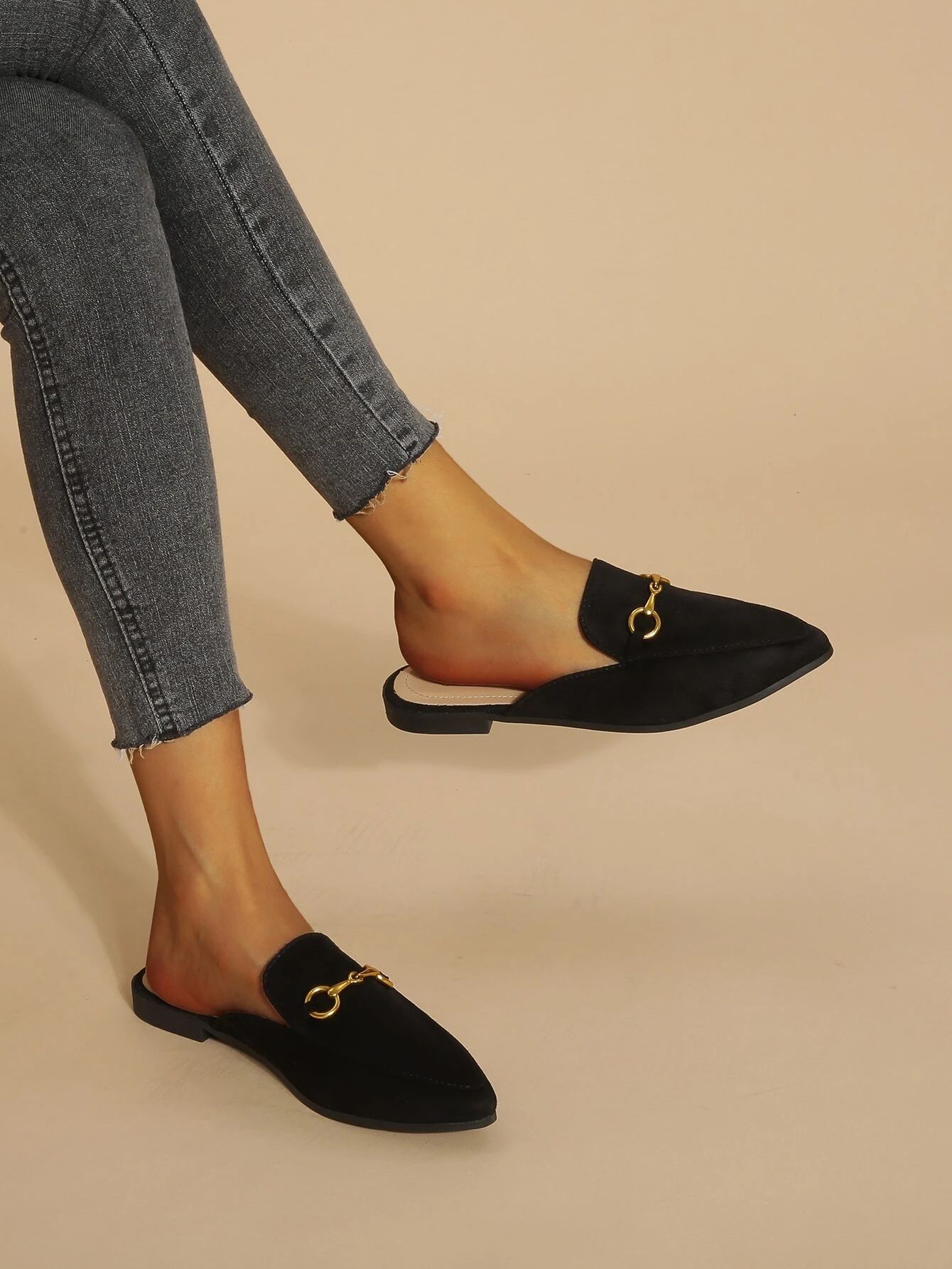 Horsebit Decor Point Toe Flat Mules | SHEIN