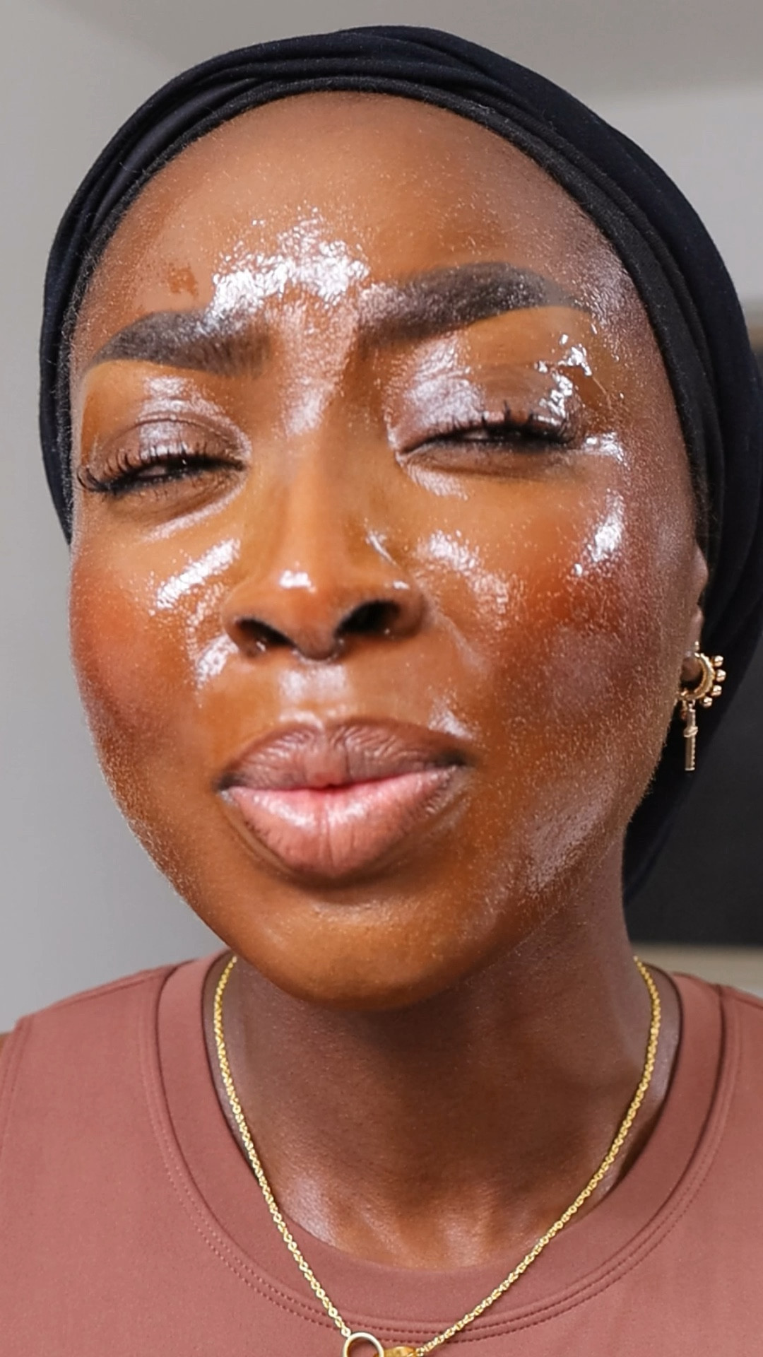 The idea of this, I LOVE! It’s just…  #ONESIZEbeauty #MakeUpRemover #Makeup #SkinCare #SkinCareRoutine

#LTKFindsUnder50 #LTKBeauty