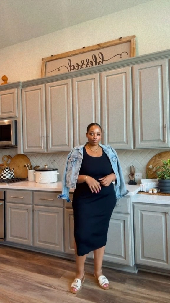 Dress-  medium 
Jacket-  medium 
Sandals-  tts 

Black maxi dress - maxi dress - black dress - everyday outfit - date night outfit - denim jacket - jacket - summer outfit - amazon - sandals - amazon finds - amazon fashion - Founditonamazon - 

Follow my shop @styledbylynnai on the @shop.LTK app to shop this post and get my exclusive app-only content!

#liketkit #LTKstyletip #LTKshoecrush #LTKunder100
@shop.ltk
https://liketk.it/4cNzM