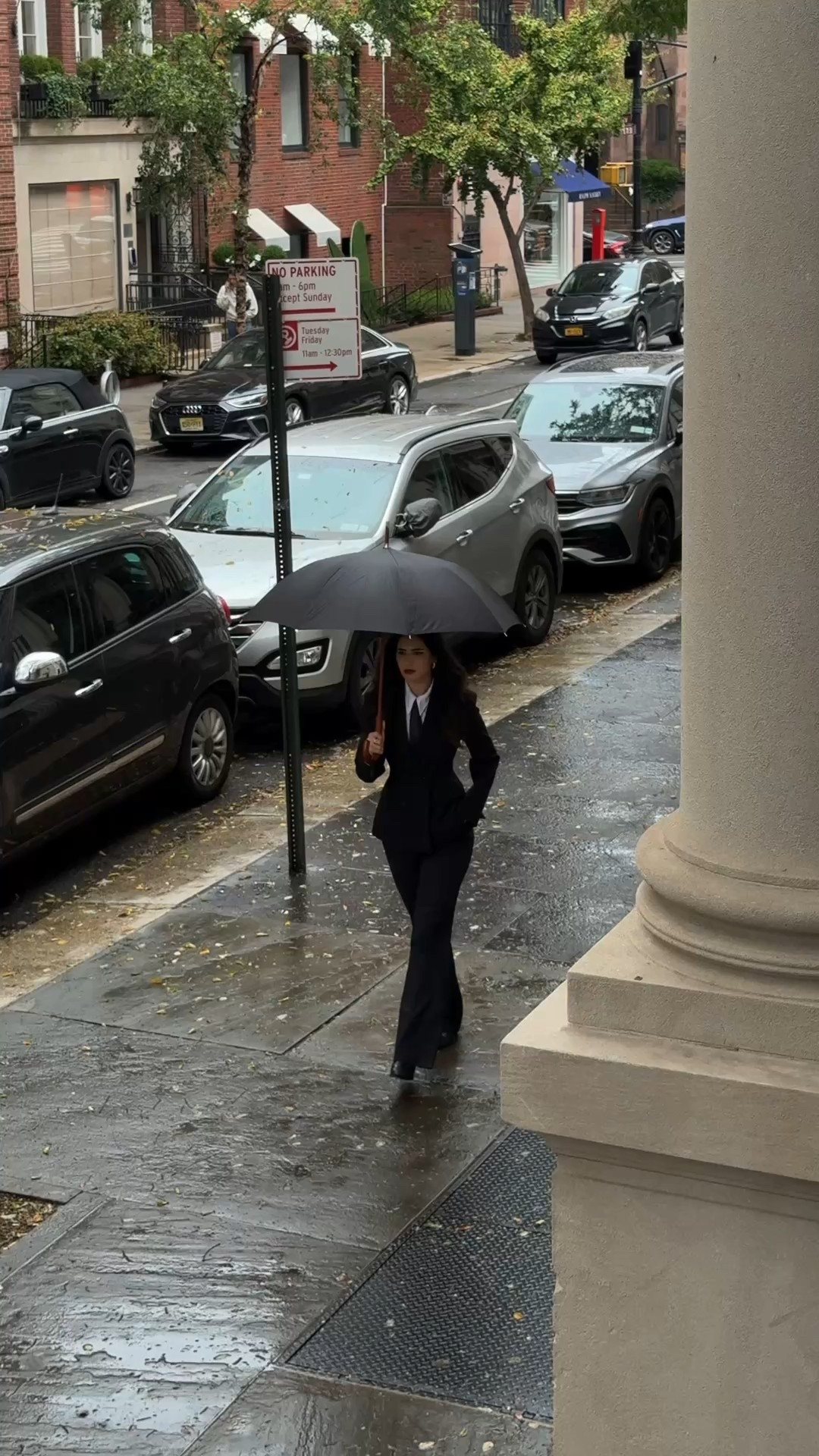 When the rain turns the city into a runway ☔🖤 
Ready for NYFW with a suit & tie!
Yes or No for this look?🖤 #LTKNYFW #LTKusa #LTKstyle