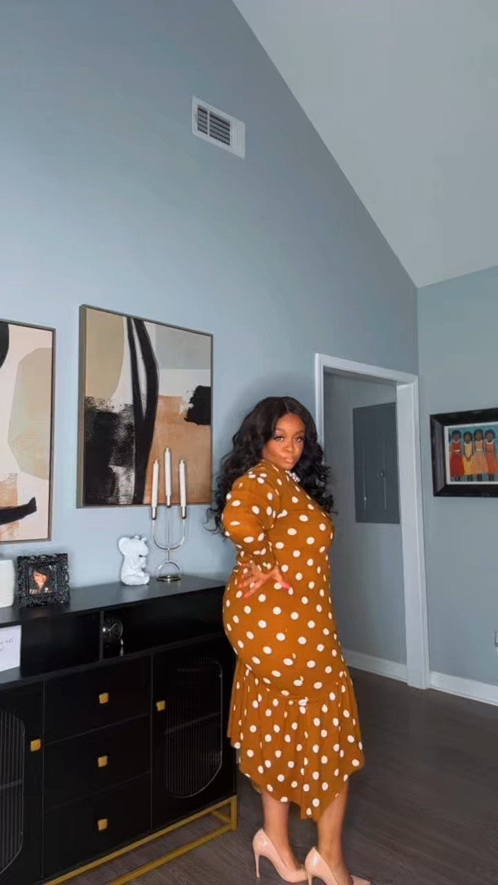 Took a mini content vacay but I'm back! This outfit isn't available but I have some cute things that are! Stay tuned.... 😉 