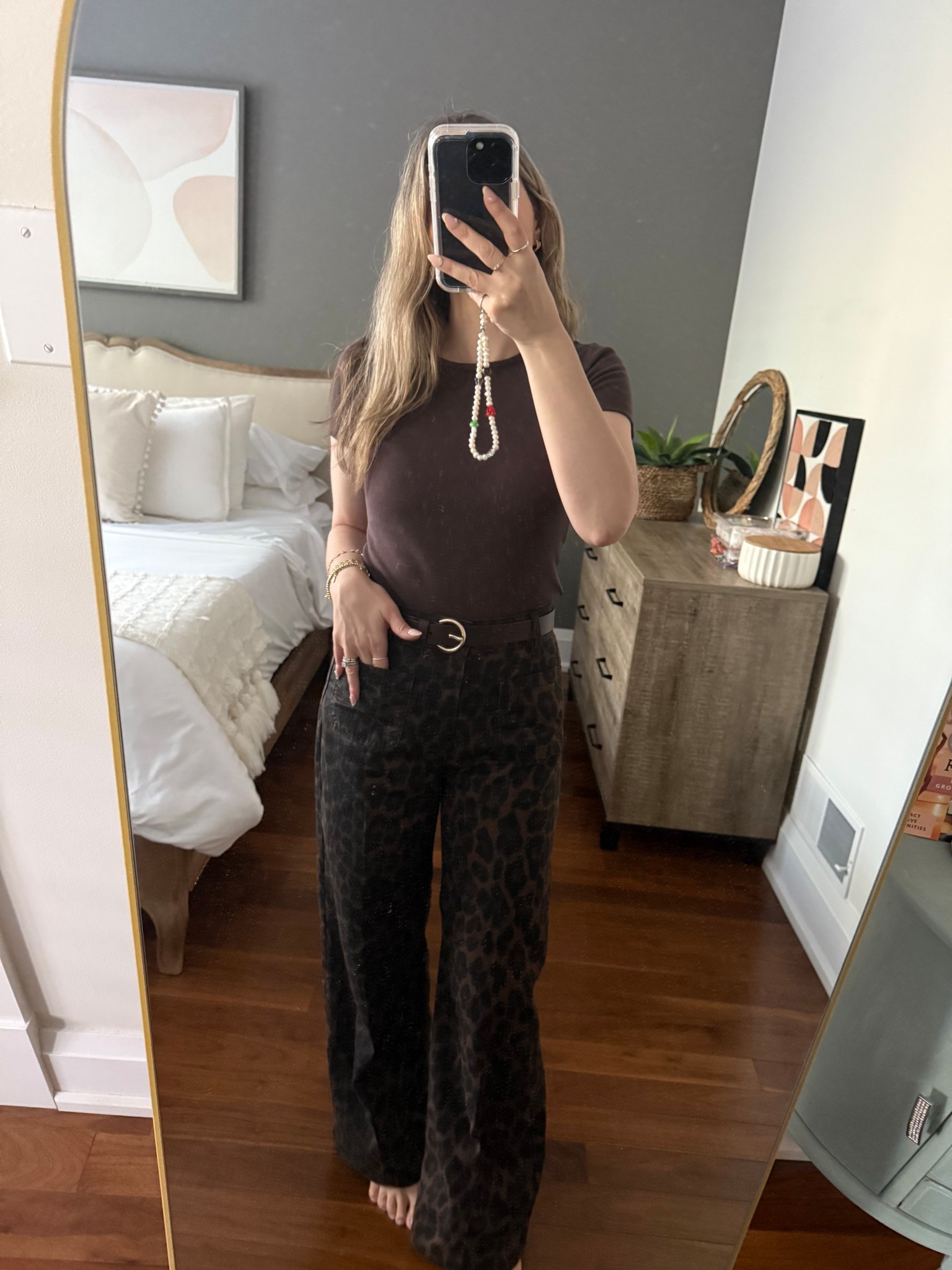 Size 4 on pants and xs in top 

#LTKcanada #LTKdatenight #LTKstyletip