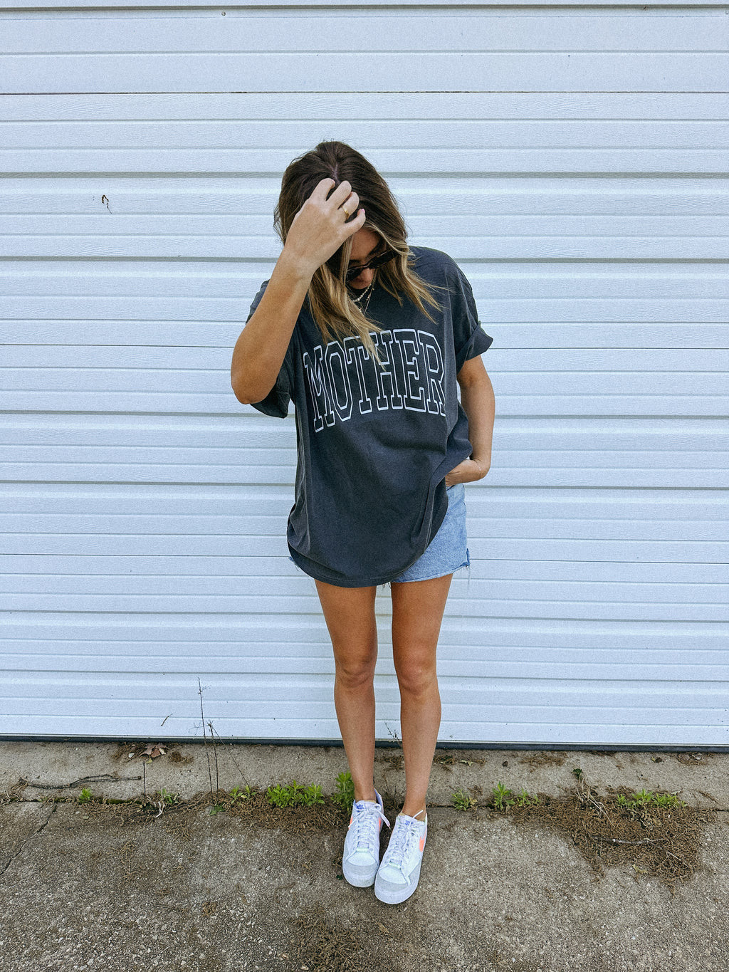 simple mother graphic tee - charcoal | Etta & East