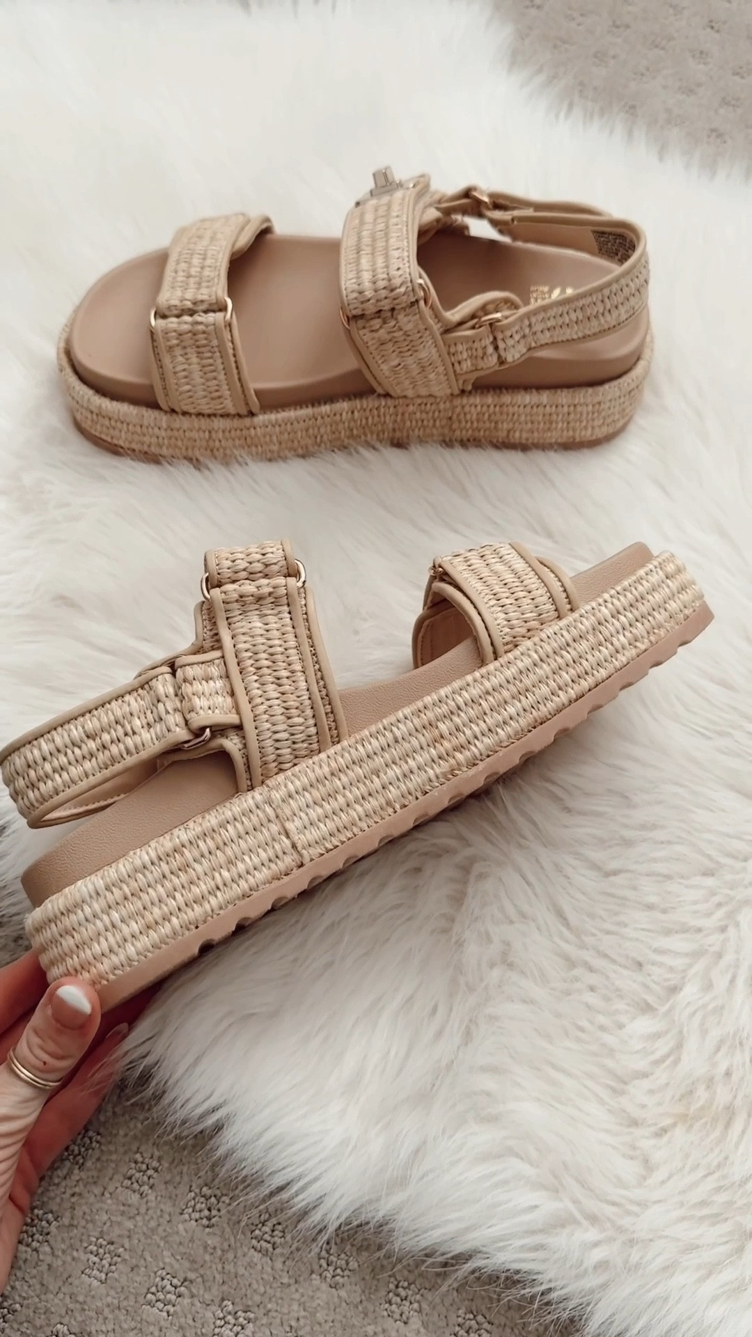 The VIRAL $28 designer lookalike sandals are back in stock! These will sell out 

#LTKShoeCrush #LTKFindsUnder50 #LTKStyleTip