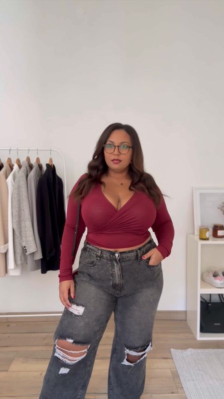 Fall fit check! Wrap crop top and high waist ripped wide leg jeans 🍒
Code S15tiff for 15% off any purchase on SHEIN. 
Top 0XL
Jeans 1XL
#wraptop #widelegjeans #curvylook #curvyfashion #curvyjeans 