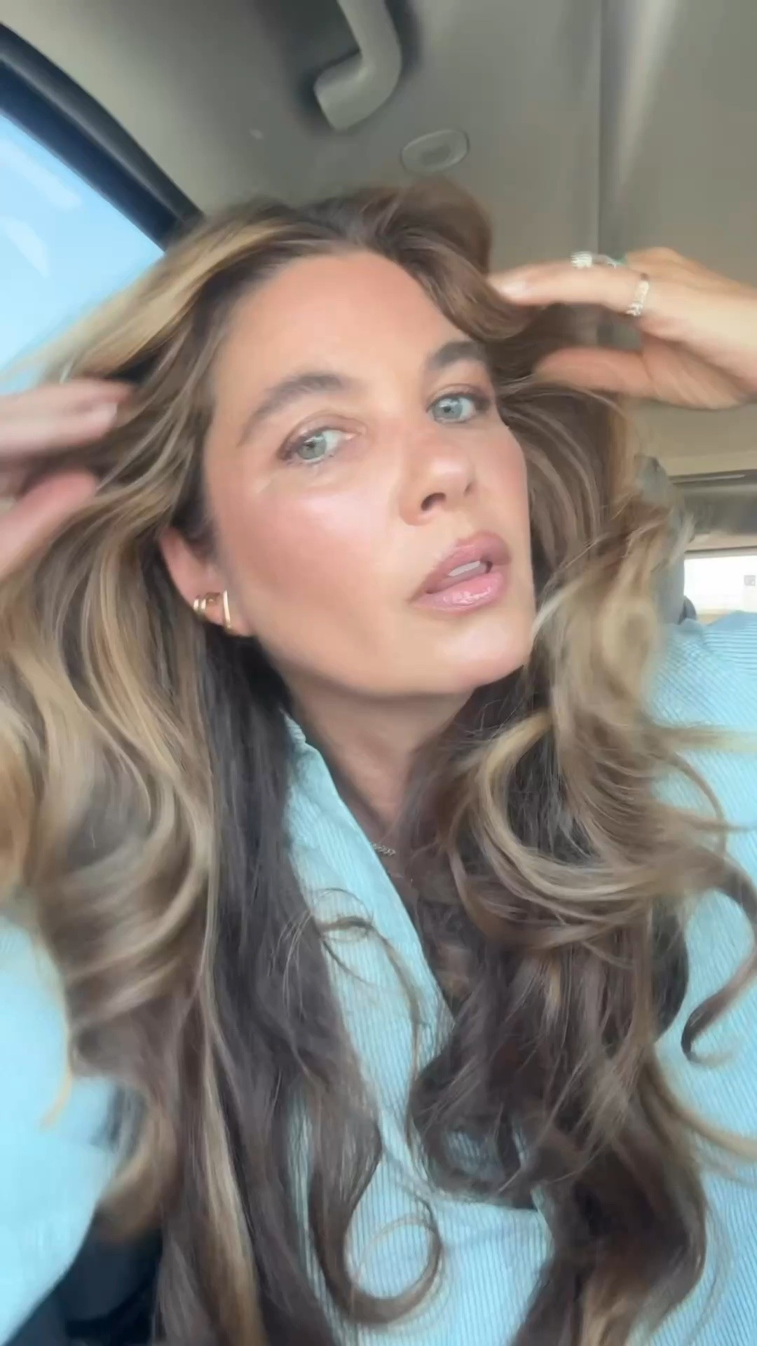 Trying new makeup in the car! 💄
Hair: Académie Hair Sea Glass + T3 hot rollers 
Ciele SPF tinted primer in Nacre 
YSL Cushion Foundation in M7.5W
Westman Atelier Bronzing Creme 02
Sweed Angled Cheek Brush
NARS blush in Love Deep
Sisley Highlighter 
Lisa Eldridge highlight balm in bronze 
Buxom liner in Bare Canvas 
Bobbi Crystal Eyeshadow in Brliamt Honey 
19/99 lash tint in burgundy
Rye Brow Milk in Dark Blonde 
MAC Creme Cup lipstick 
Urban Decay Lip Toy in Pop Off 
Shirt: medium