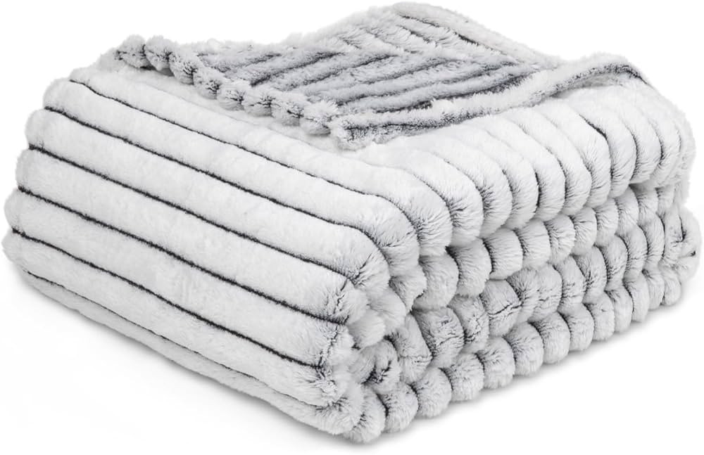 GO Fleece Blanket Black and White Throw Blanket Twin Size - 270GSM Warm Comfy, Super Soft & Plush... | Amazon (US)