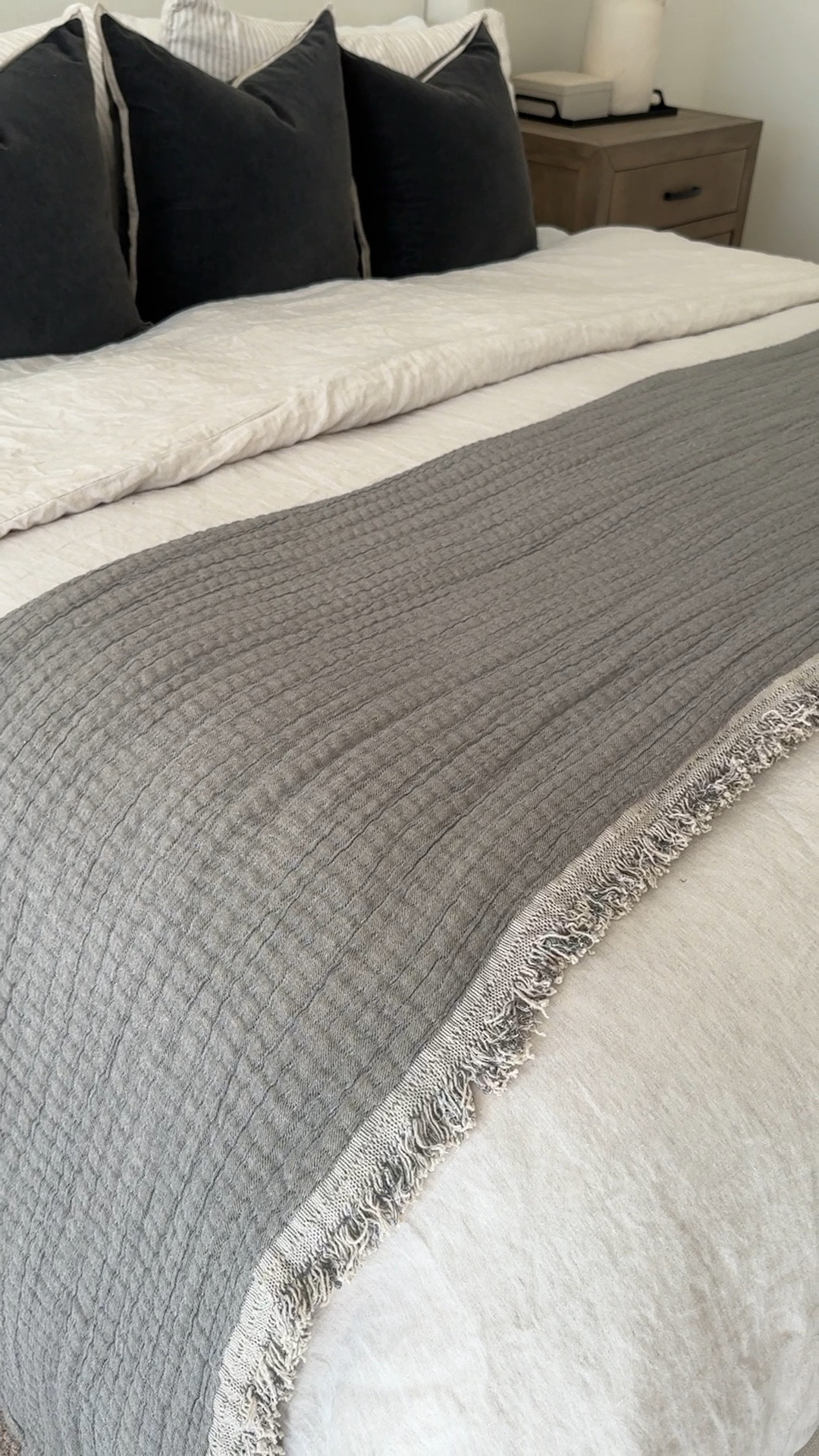 Linen bedding cotton coverlet bedroom

#LTKHome #LTKVideo