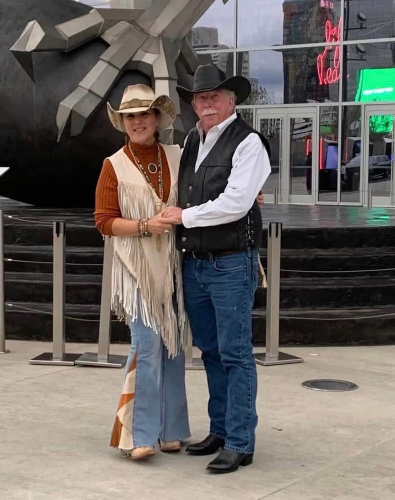 Such a cute country style look!
Boots, denim, and a little western charm always work. It feels simple, classy, and easy to wear at any age. Perfect for a casual day out or a fun weekend look.

Always be confident!
🤎

#countrystyle #westernstyle #styleover50 #agelessfashion #midlifestyle

#LTKMidsize #LTKOver40 #LTKgrwm