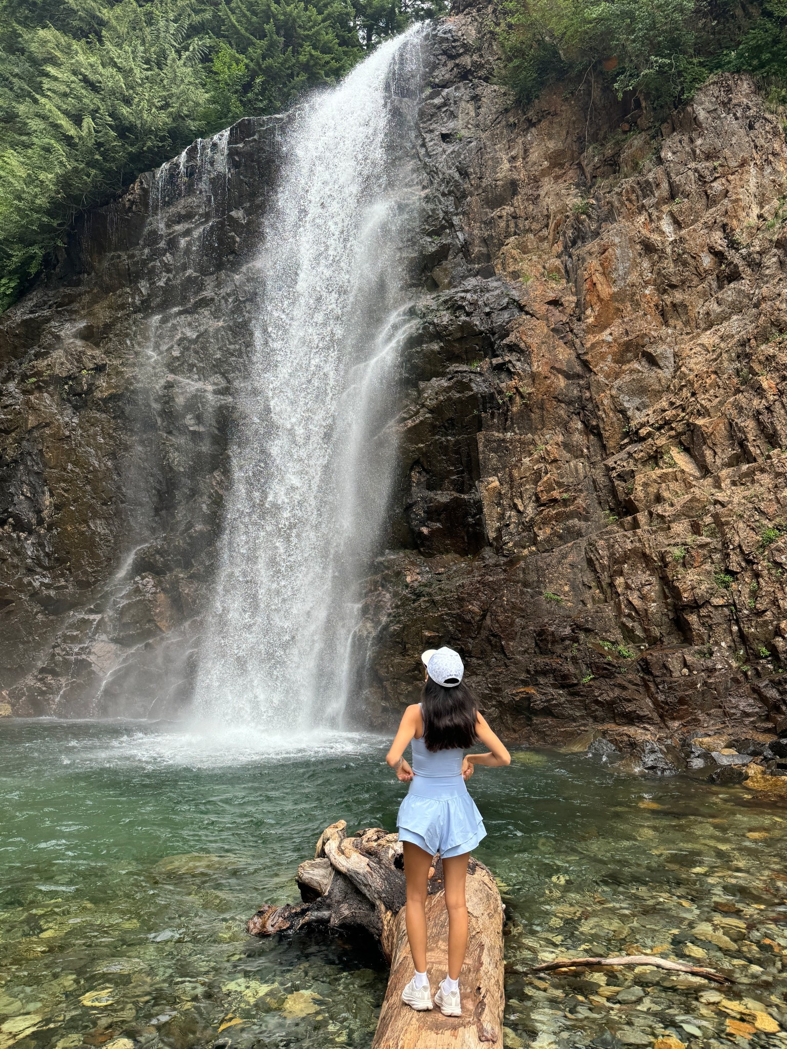 summer outfit, outdoors outfit, matching set, aerie shorts, athletic wear