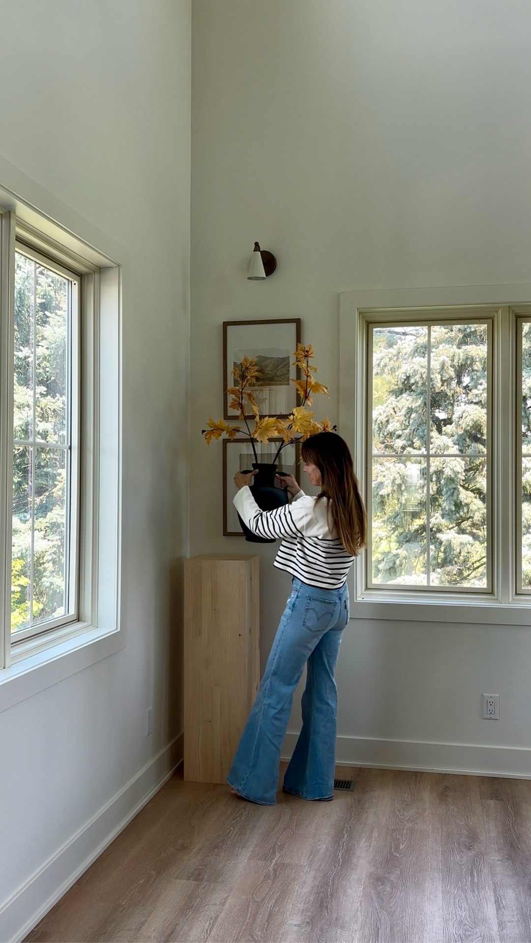 I am starting to add a few fall stems here and there throughout my home.  I found these beauties on Amazon.  I loved the yellow color.  Comment SHOP for details.  Have a great Tuesday!

#homedecorating #modernfarmhouse #livingroominspo #plantstand #fallstems #autumnaesthetic #amazonfinds #whitehouse

#LTKHome #LTKSeasonal