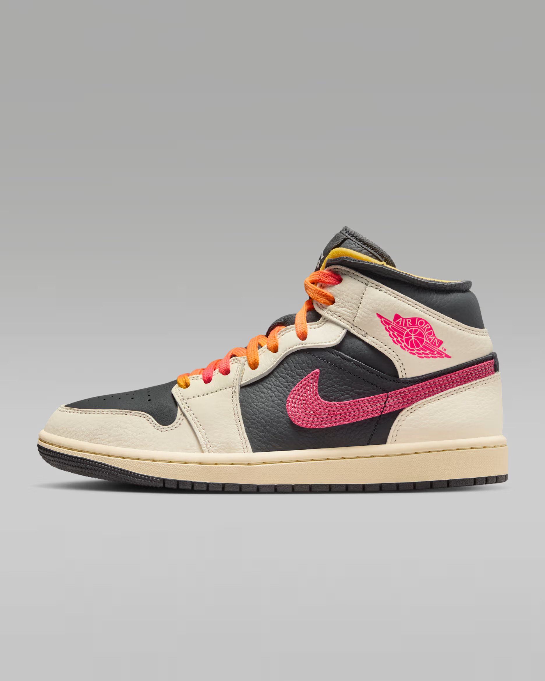 Air Jordan 1 Mid SE Edge Women's Shoes | Nike (US)