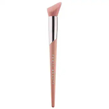 Cheek-Hugging Highlight Brush 120 | Sephora (US)