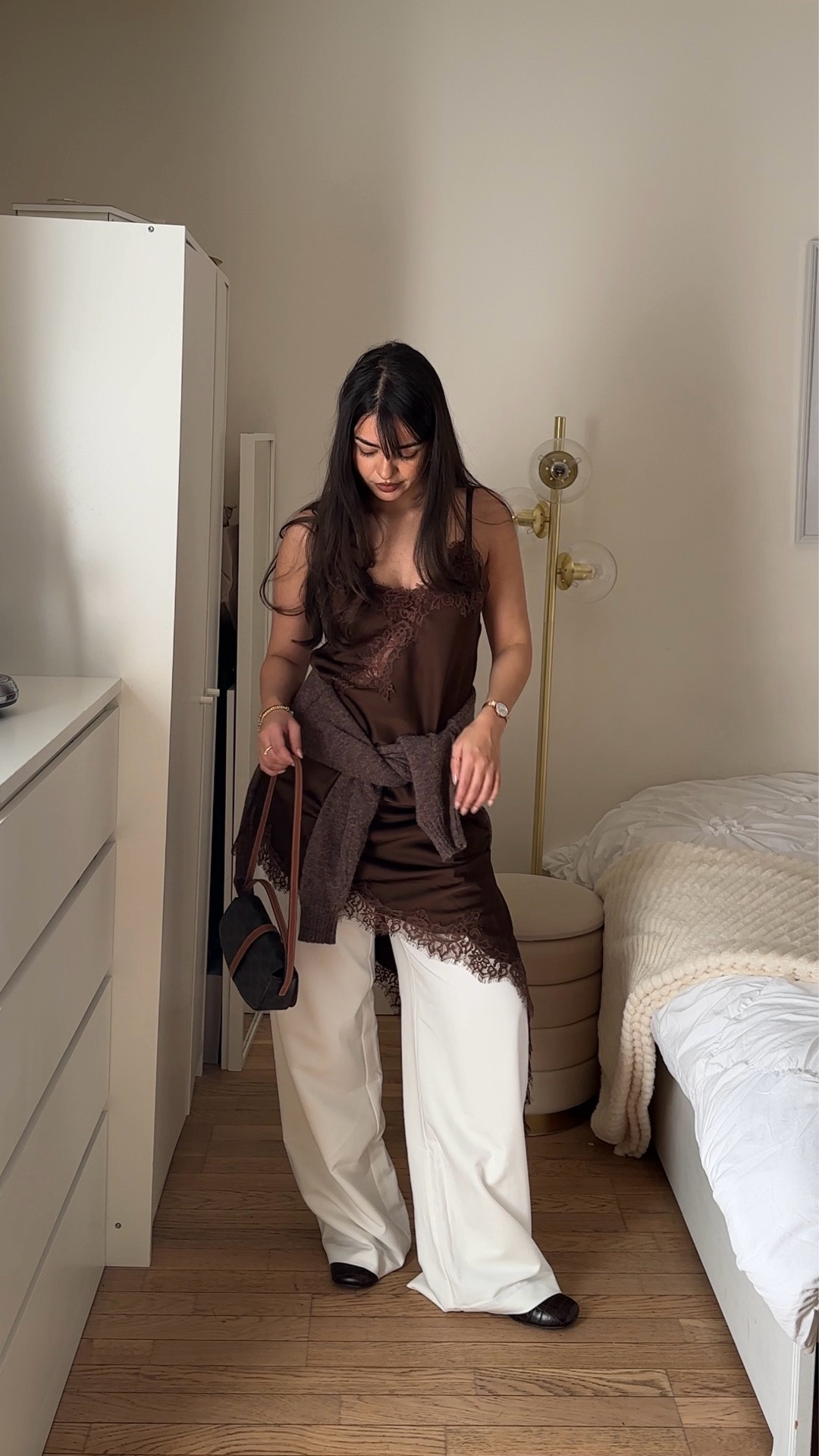 2 pieces, 3 moods 🤎 @roschic_boutique 
.
.
.
.
.
.
.
.
.
#grwm #outfitinspo #outfitideas #winterstyle #winterfashion capsulewardrobe casuallook casualchic zara hm aesthetic lookbook lookdujour outfitdiaries minimalstyle winteressentials timelessfashion ootd