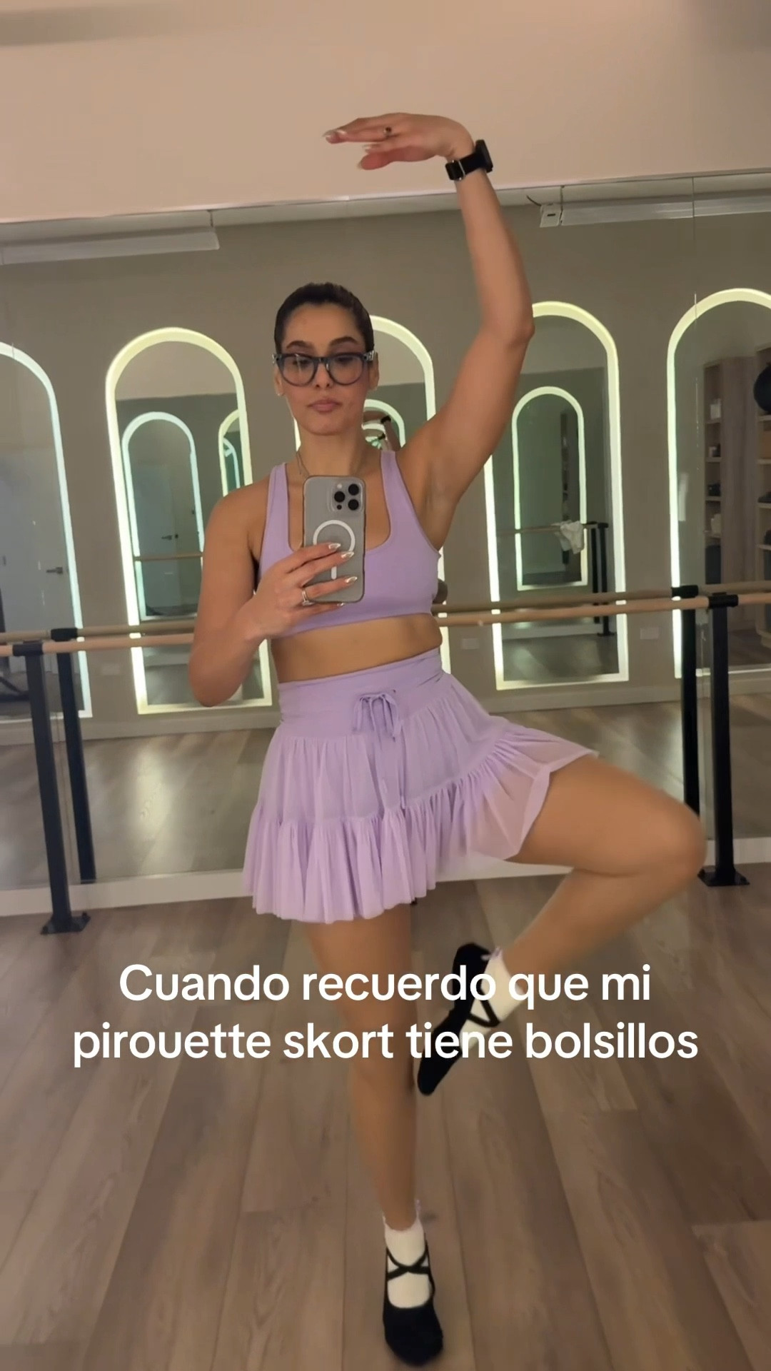 La Pirouette Skort de POPFLEX Active no solo es cute y cómoda + también es súper funcional gracias a sus bolsillos. Perfecta para pilates, caminar o moverte sintiéndote linda y segura.
#activewear #pirovetteskort #gymoutfit
#pilatesoutfit #outfitinspo

#LTKfitnessgoals #LTKGiftGuide #LTKActive