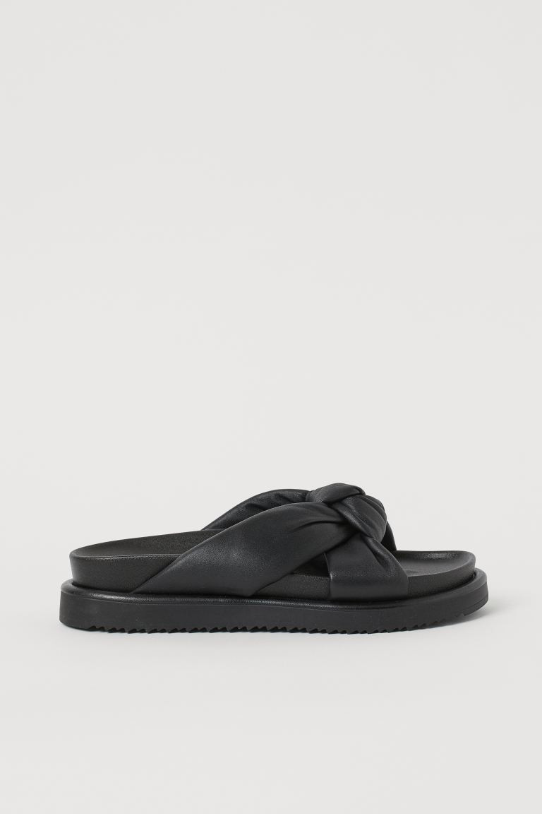 Slides | H&M (UK, MY, IN, SG, PH, TW, HK)
