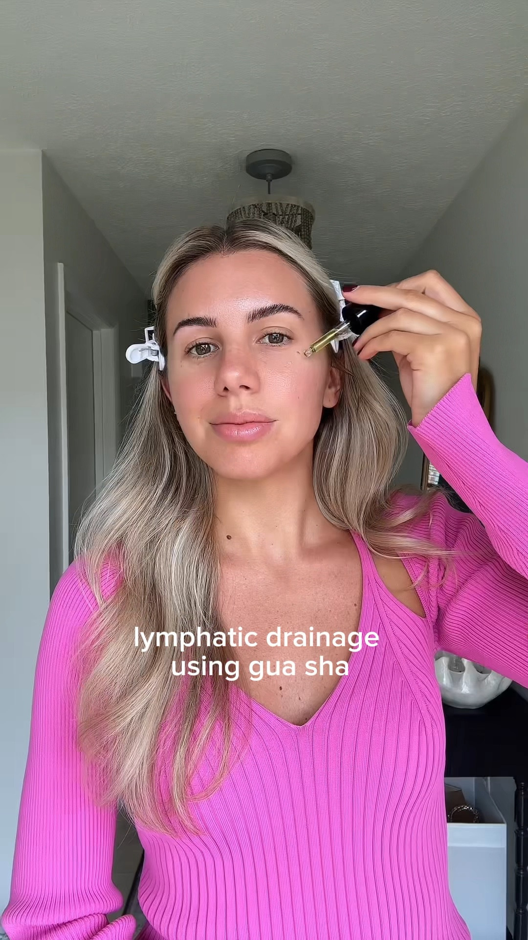 Facial Lymphatic Drainage Routine Using Gua Sha 🫧 #guasha #skincare #skin #lymphaticdrainage #glowingskin #beauty #skincaretips 

#LTKBeauty #LTKVideo #LTKFindsUnder50