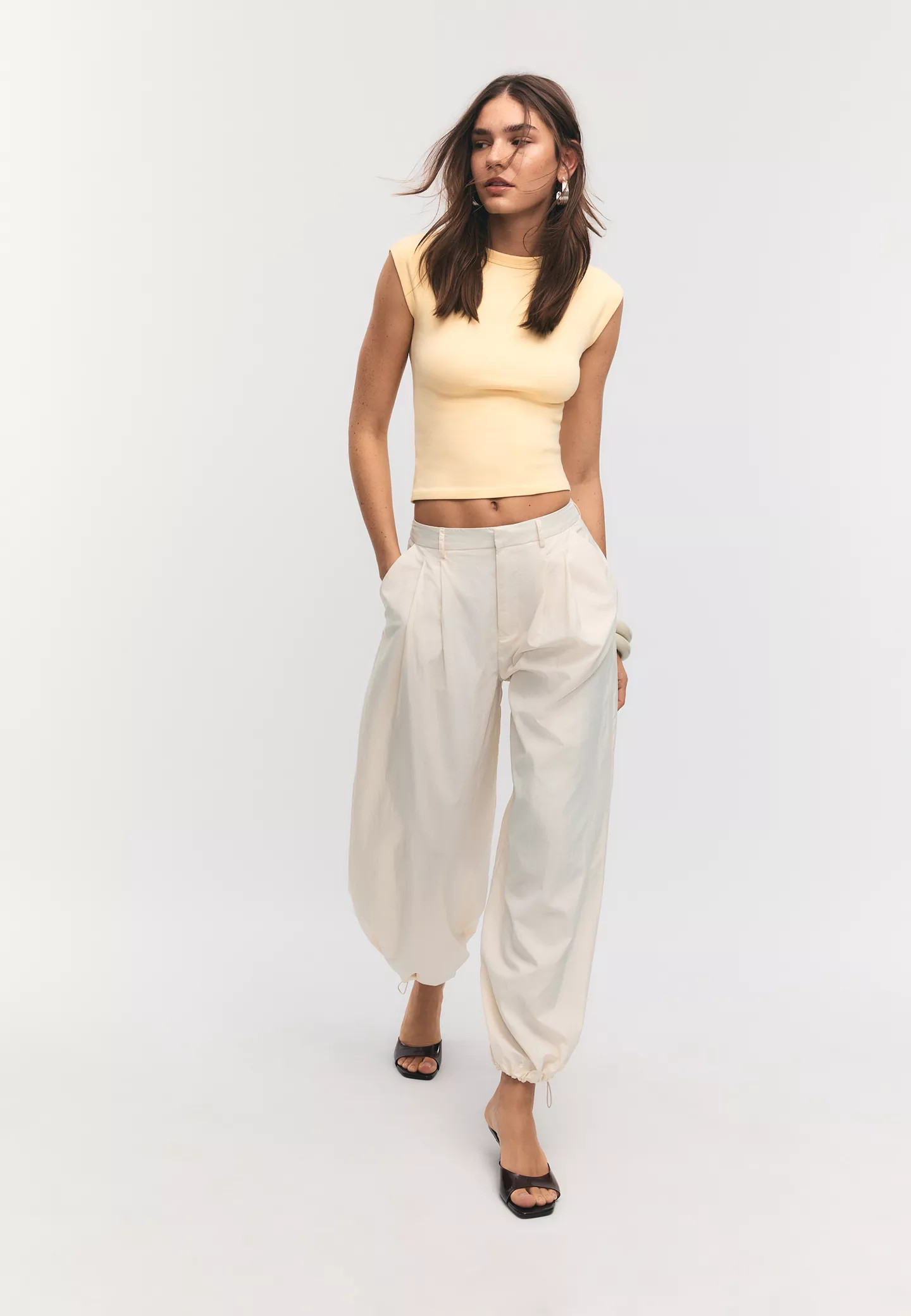 Darted technical sarouel trousers - Women's fashion | Stradivarius United Kingdom | Stradivarius (UK)